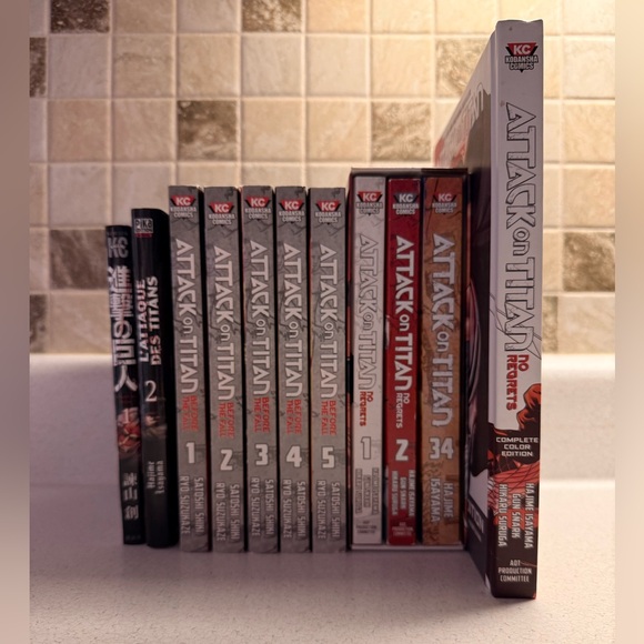 Other - Attack on Titan Manga Collection